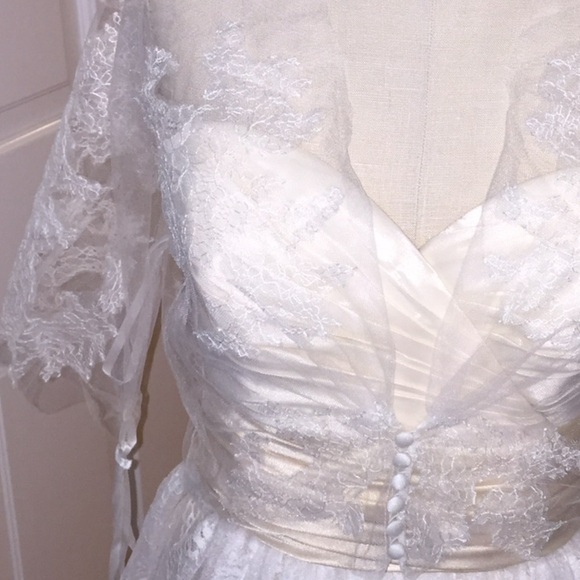 PRONOVIAS off white Jacket only NWT Size 12. Runs small. - Picture 3 of 6